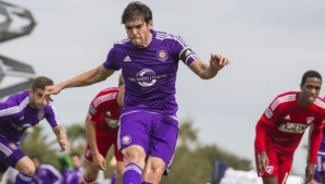 Kakà et les joueurs disputent leurs premiers matchs amicaux, mais ne savent pas s'ils débuteront à temps les matchs officiels.